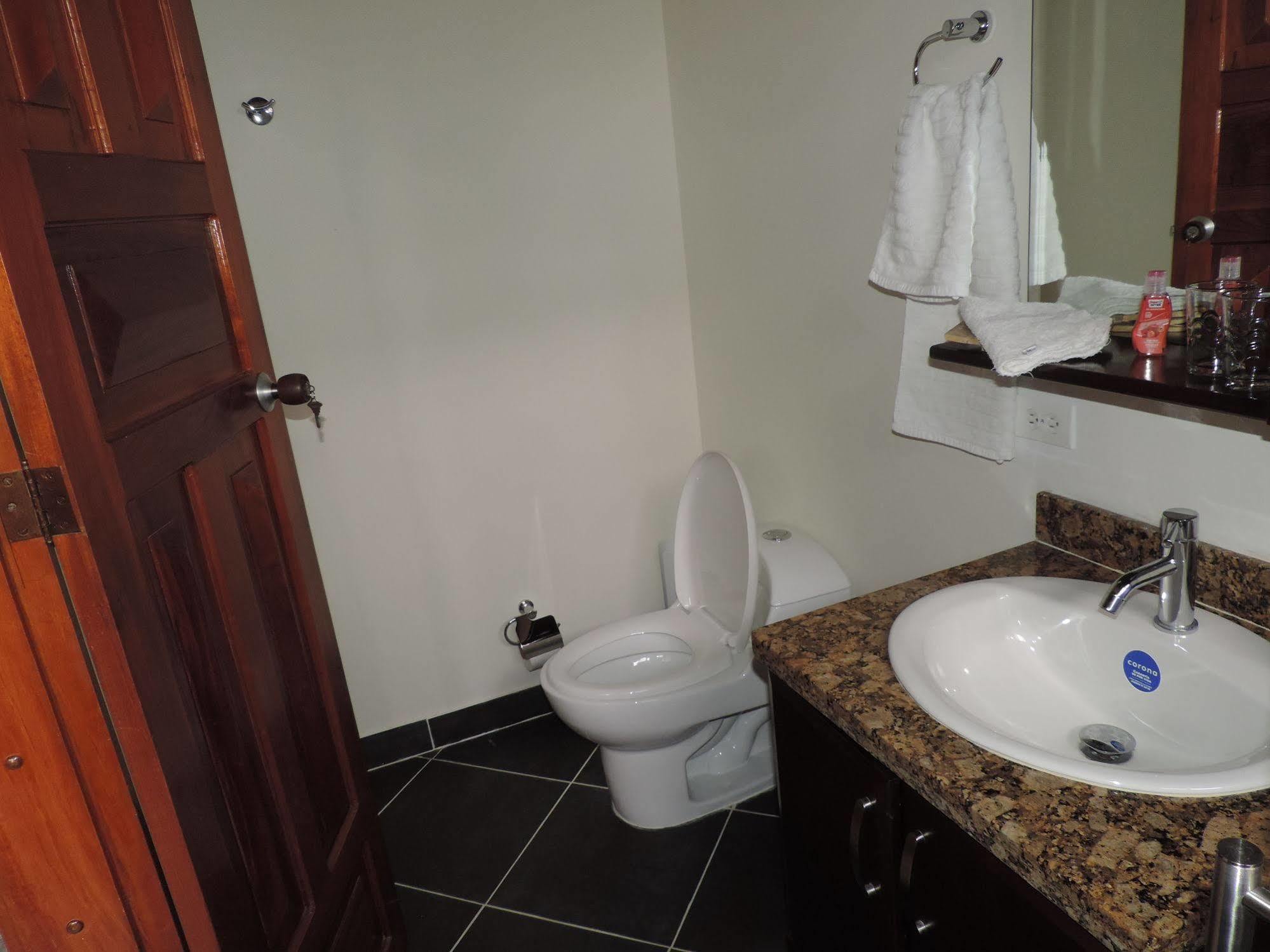 El Lugar Boutique Hotel Cerritos ภายนอก รูปภาพ